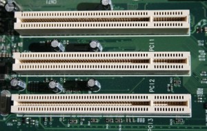 800px-PCI_Slots_Digon3-590x375
